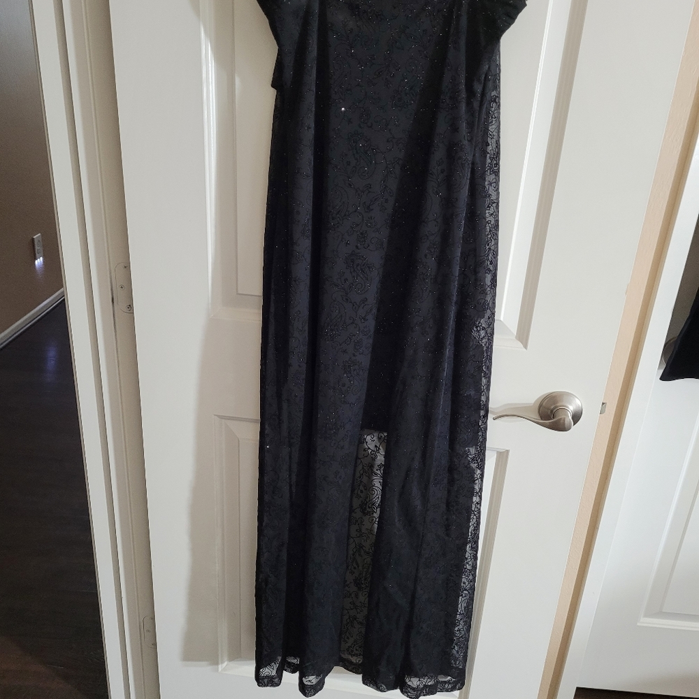 Dress - Picture 2 of 4